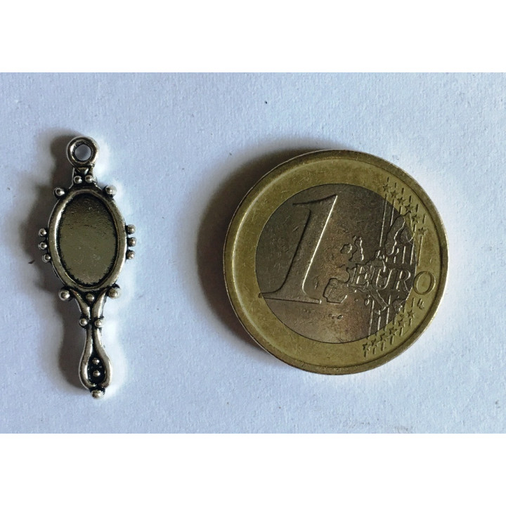 {
  "name": "Amulet - Magic Mirror"
}