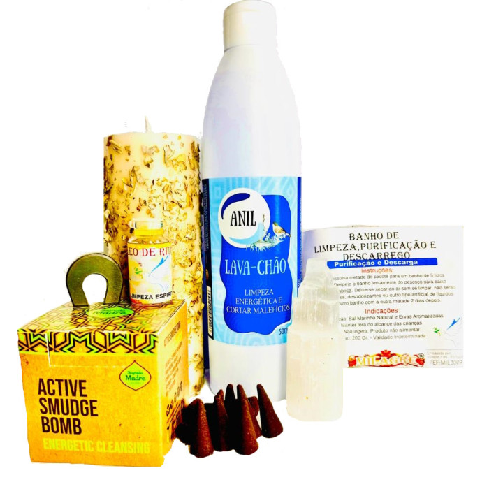 {
  "text": "Complete cleaning kit"
}